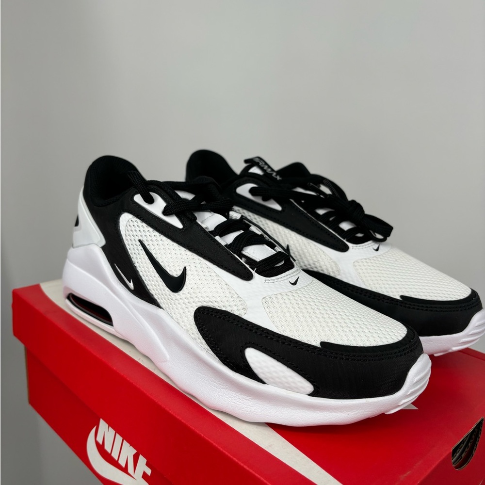 Nike Air Max Boly White Black Womens Size 9.5